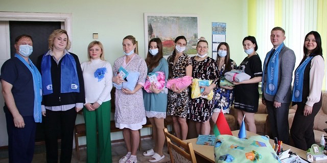 В Могилеве поздравили женщин, ставших мамами в День матери